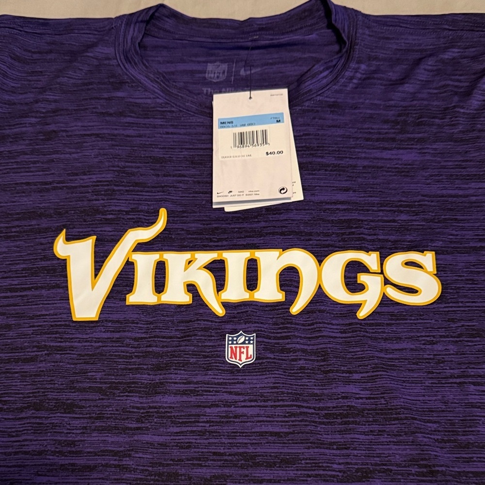 NFL‎ Dry-Fit Vikings Purple Tee with Logo Mens Size Medium - Picture 2 of 6